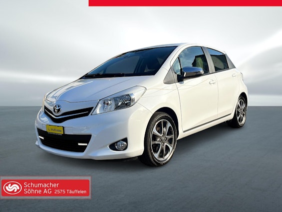 First vehicle image