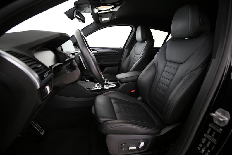 Vehicle image BMW X4