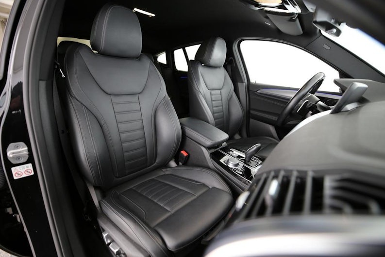 Vehicle image BMW X4