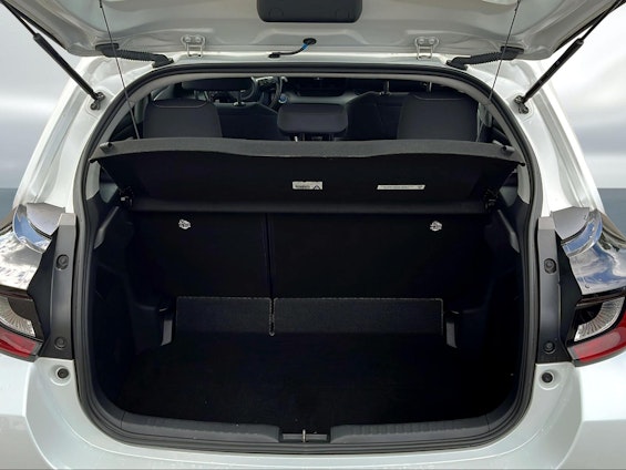 Vehicle image 6 Vehicle image 6