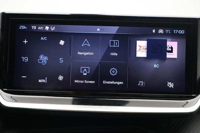 Vehicle image PEUGEOT 2008