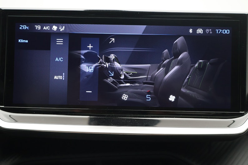 Vehicle image PEUGEOT 2008