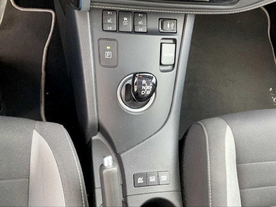 Vehicle image 18 Vehicle image 18