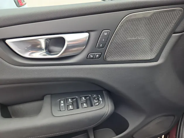 Volvo XC60 2.0 T8 TE Ultra Dark eAWD