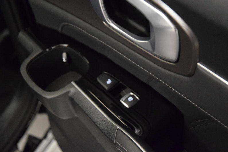 Vehicle image KIA SORENTO