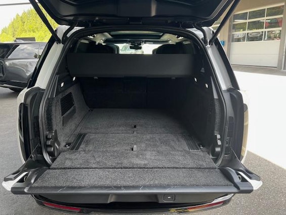 Vehicle image 13 Vehicle image 13