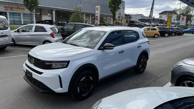 Opel Frontera 1.2 T HEV Edition
