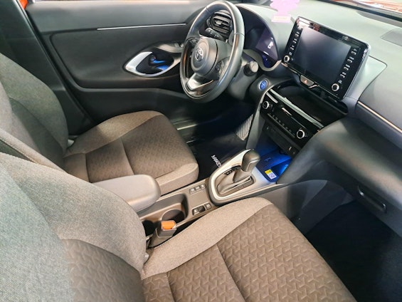 Vehicle image 7