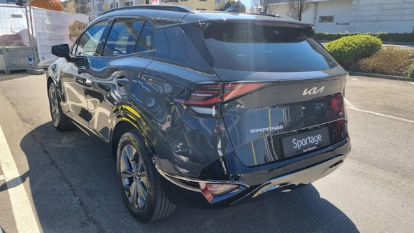 Vehicle image 16 Vehicle image 16