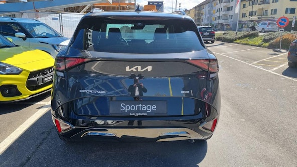 Vehicle image 4 Vehicle image 4