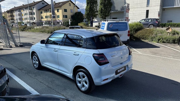 Vehicle image 3 Vehicle image 3