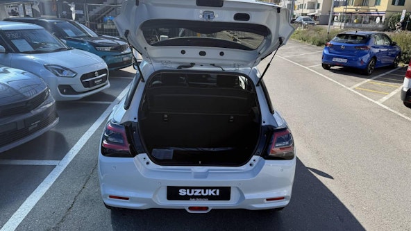 Vehicle image 5 Vehicle image 5