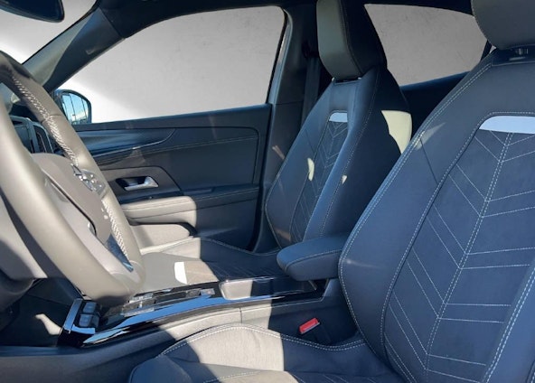 Vehicle image 7 Vehicle image 7