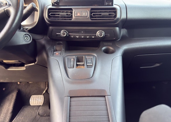 Vehicle image 11 Vehicle image 11