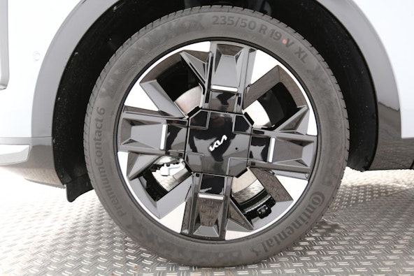 Vehicle image 5 Vehicle image 5