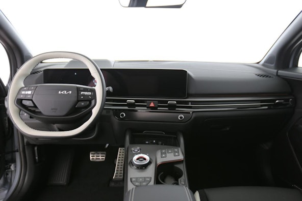 Vehicle image 4 Vehicle image 4