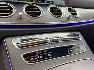 Mercedes-Benz E 200 AMG Line 9G-Tronic