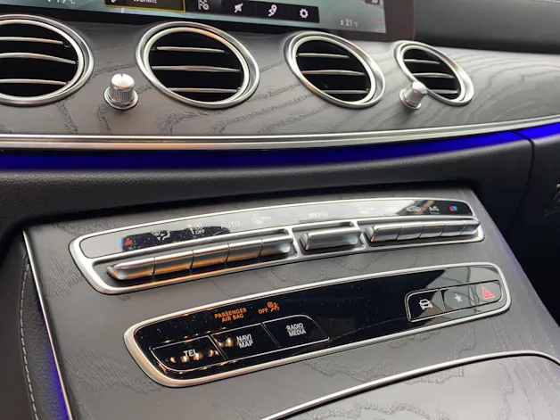 Mercedes-Benz E 200 AMG Line 9G-Tronic