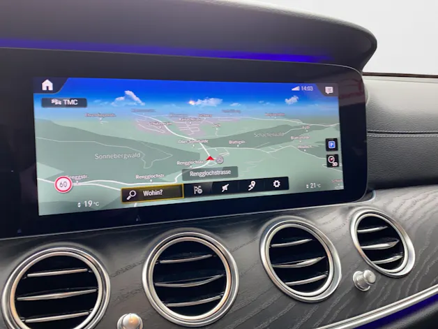 Mercedes-Benz E 200 AMG Line 9G-Tronic