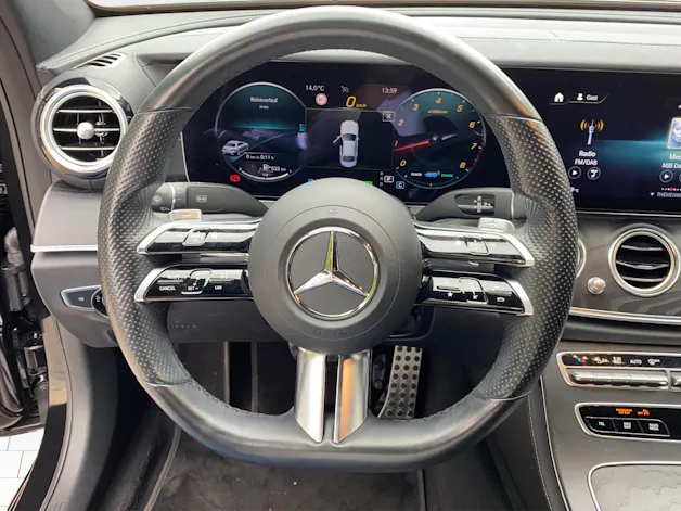 Mercedes-Benz E 200 AMG Line 9G-Tronic