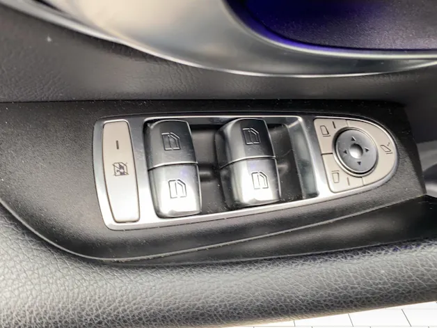 Mercedes-Benz E 200 AMG Line 9G-Tronic