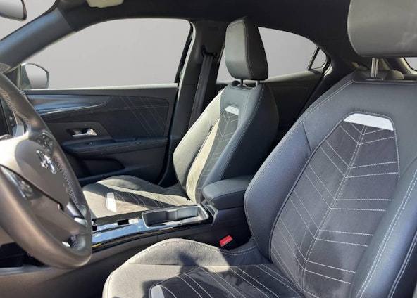 Vehicle image 8 Vehicle image 8