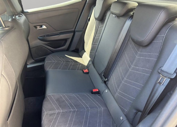 Vehicle image 15 Vehicle image 15