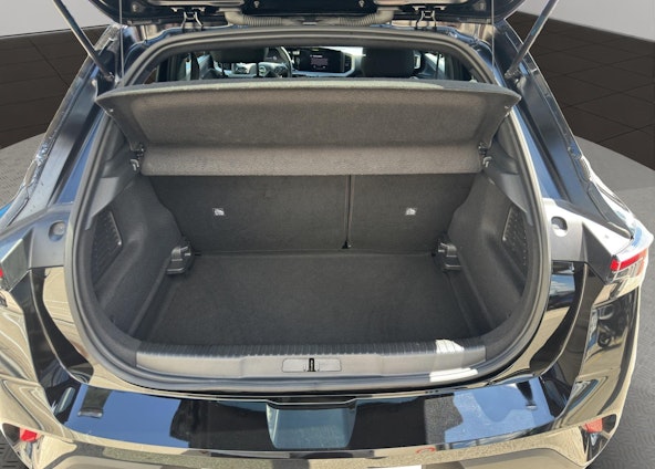 Vehicle image 16 Vehicle image 16