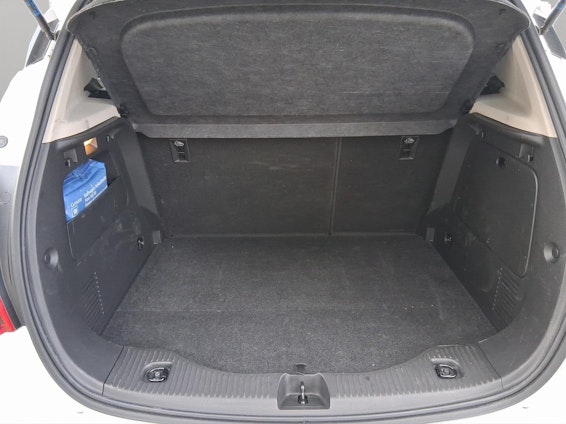 Vehicle image 18 Vehicle image 18