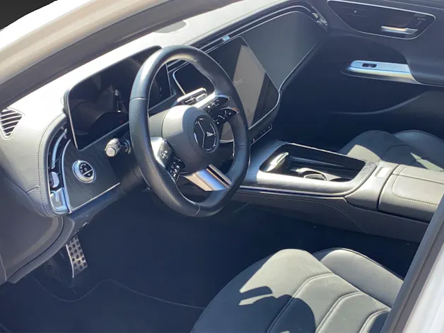 Mercedes-Benz E 220 D AMG-Line Night-Paket, Neues Model