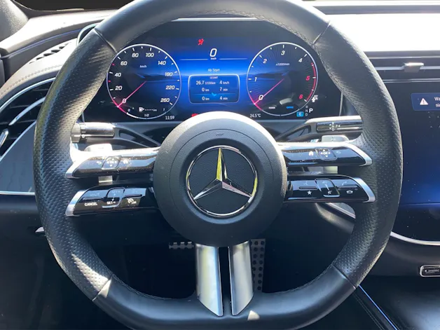 Mercedes-Benz E 220 D AMG-Line Night-Paket, Neues Model