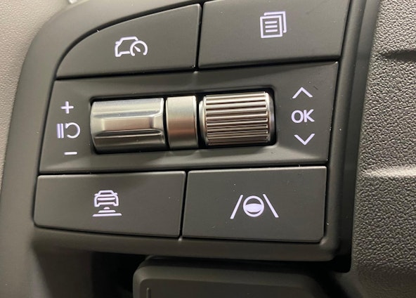 Vehicle image 13 Vehicle image 13