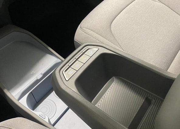 Vehicle image 8 Vehicle image 8