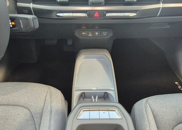 Vehicle image 9 Vehicle image 9