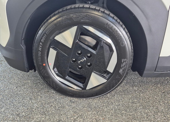 Vehicle image 14 Vehicle image 14