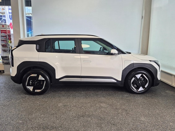 Vehicle image 3 Vehicle image 3