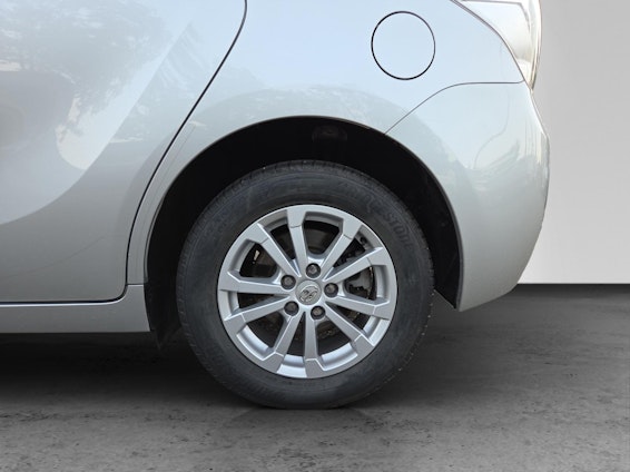 Vehicle image 8 Vehicle image 8