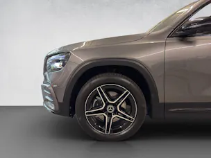MERCEDES-BENZ GLB 200 AMG Line