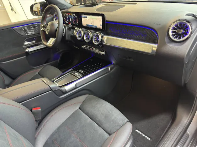 MERCEDES-BENZ GLB 200 AMG Line
