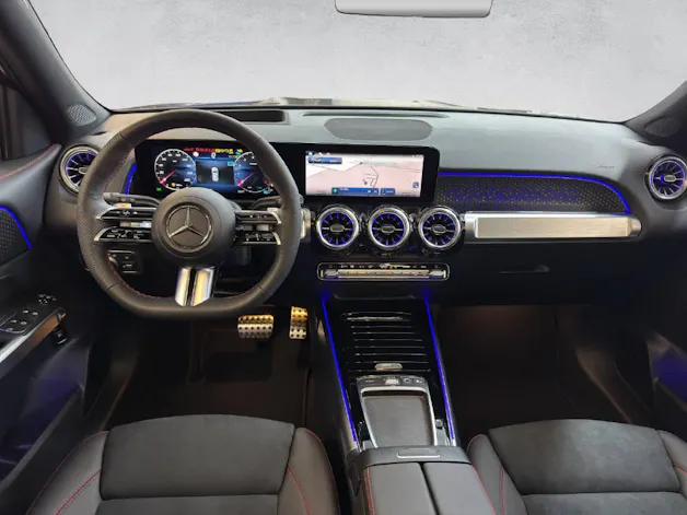 MERCEDES-BENZ GLB 200 AMG Line