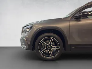 MERCEDES-BENZ GLB 200 AMG Line