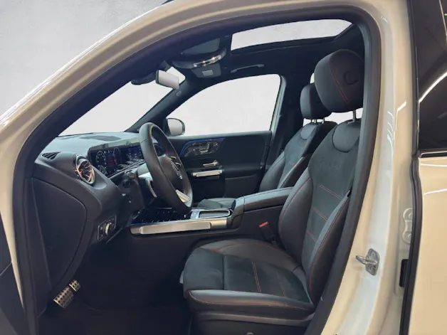 MERCEDES-BENZ GLB 220 AMG Line 4Matic