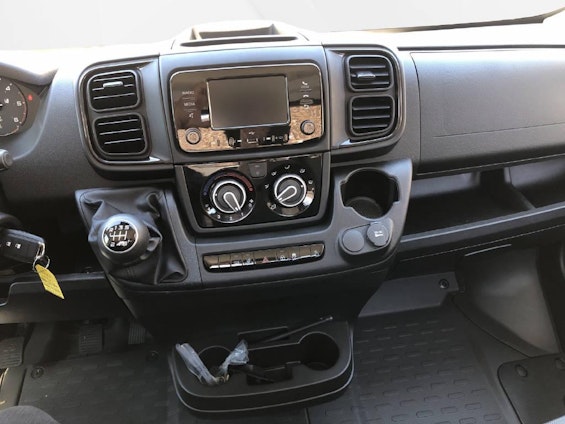 Vehicle image 6 Vehicle image 6