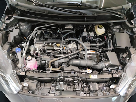 Vehicle image 18 Vehicle image 18