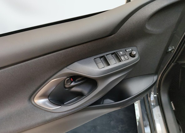 Vehicle image 17 Vehicle image 17