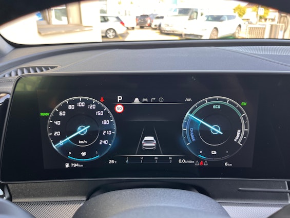 Vehicle image 18 Vehicle image 18