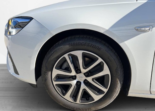 Vehicle image 9 Vehicle image 9