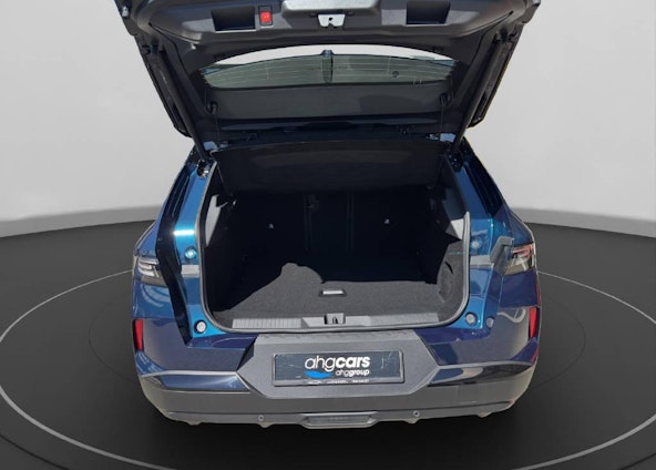 Vehicle image 8 Vehicle image 8