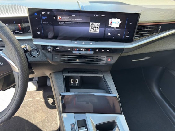 Vehicle image 6 Vehicle image 6