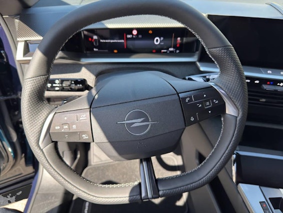 Vehicle image 5 Vehicle image 5